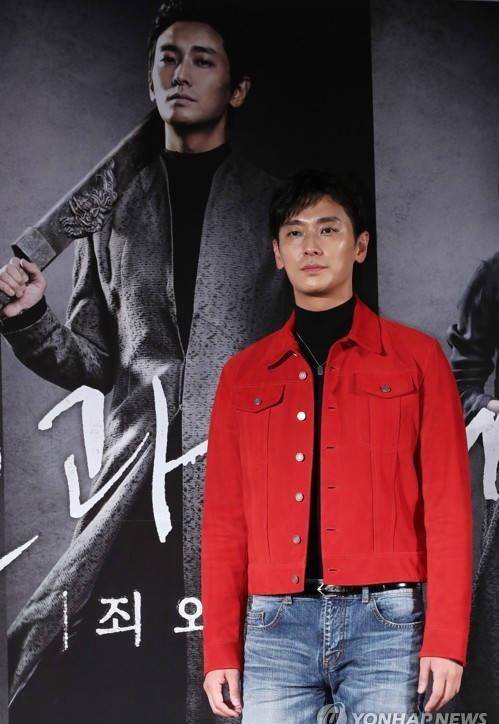 上月痛失好友,车太铉心情好转宣传《与神同行》_电影_李政宰_漫画