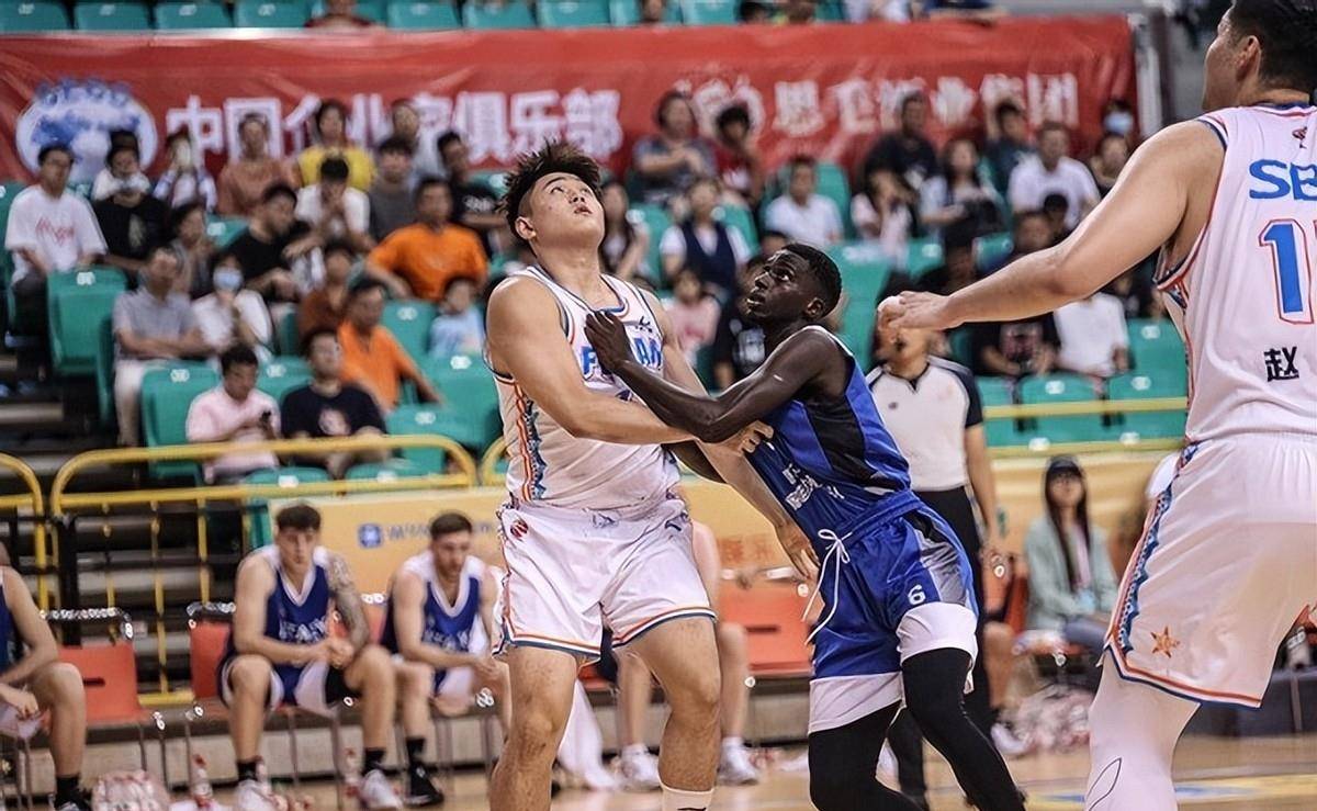 老板:身材颜值一绝,年纪轻轻就当总经理,能力遭质疑_伯兰_王哲林_福建