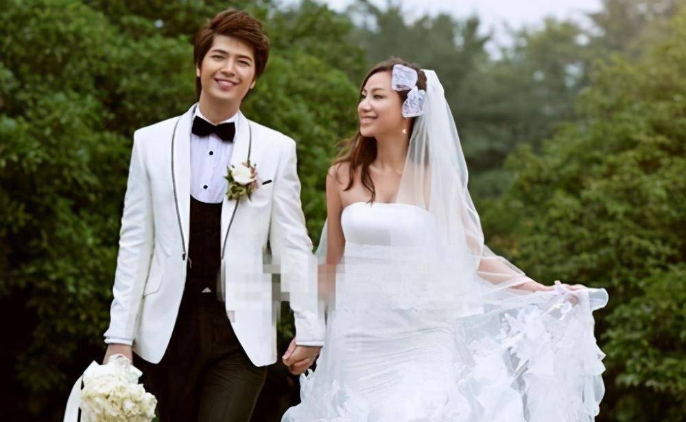 跟郑元畅林依晨合作过《我的亿万面包》,也跟杨幂合作过《盛夏晚晴天