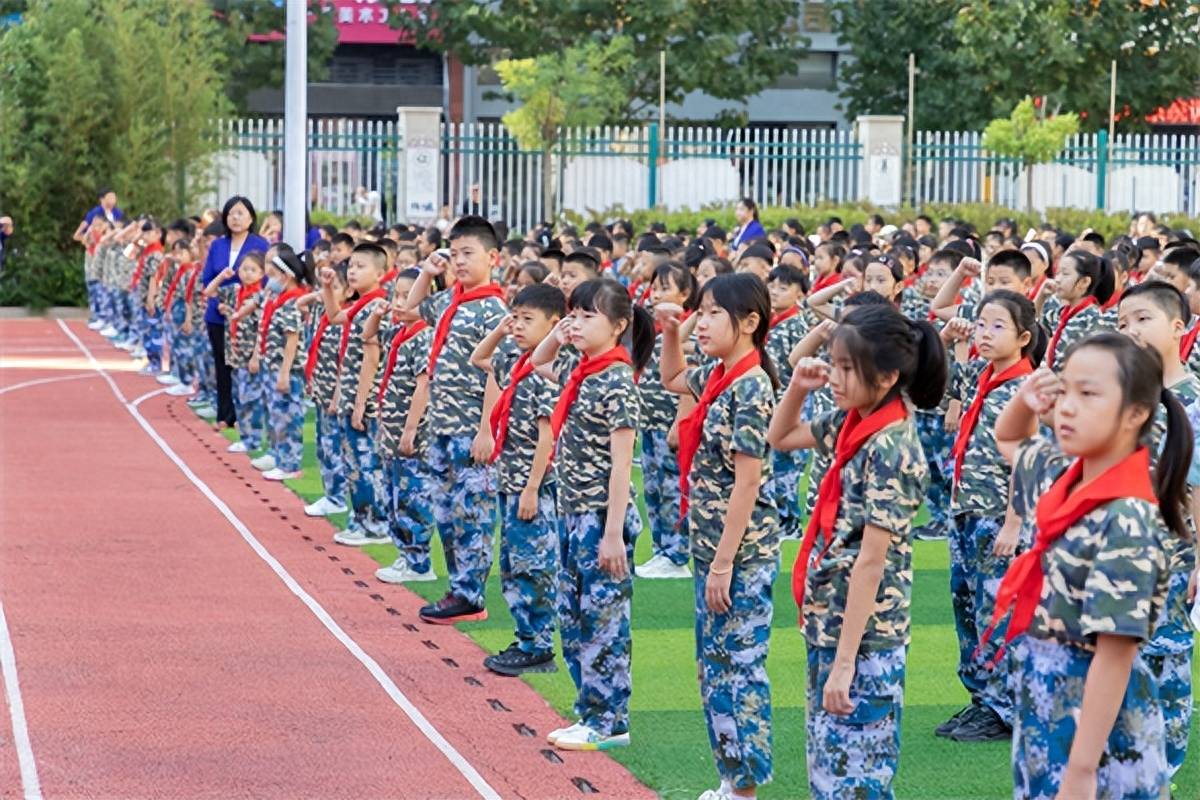 唐山金童首郡小学图片