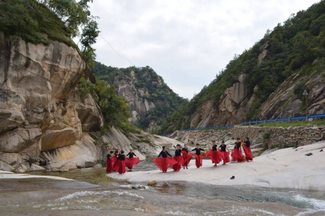云阳红韵艺术队助兴南召崔庄归园田舍民宿开业仪式_乡村_女性_云阳镇
