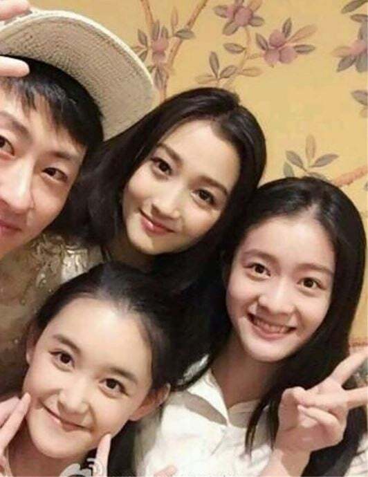 早年蔣依依和吳磊還演過cp,傳出兩人的螢幕初吻都是對方,但如今發展卻