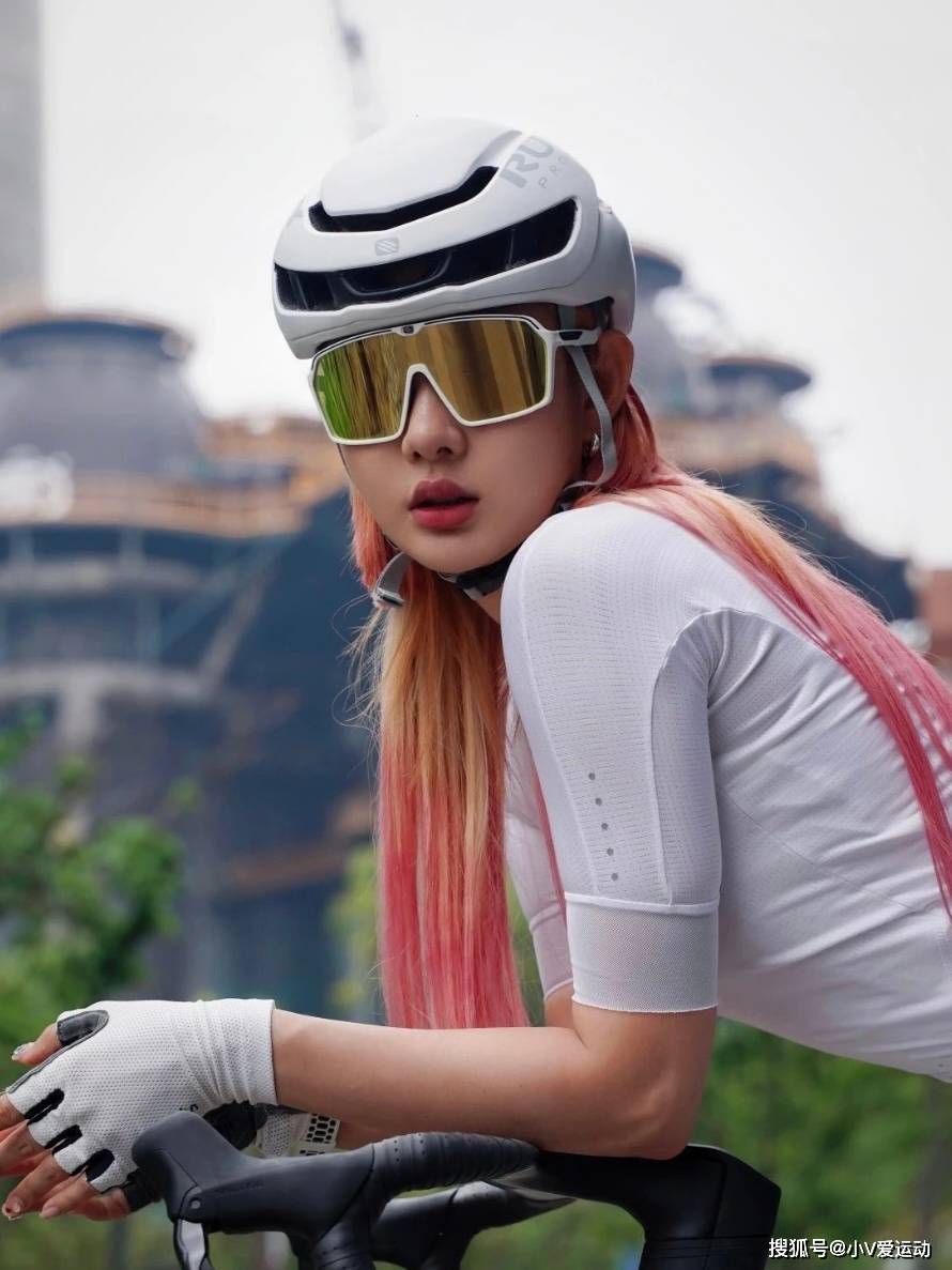 凭什么漂亮点骑行拍照就成了"骑媛"?_女性_照片_女生