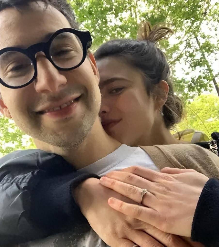 大蕾姐姐唱歌,斯威夫特敬酒_玛格丽特库里_婚礼_杰克·安东诺夫