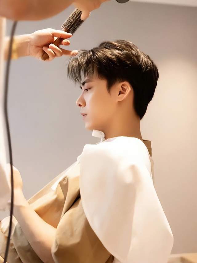 林彦俊被曝嫖娼!亲吻女生大腿照曝光,前女友曝更多证据太辣眼!