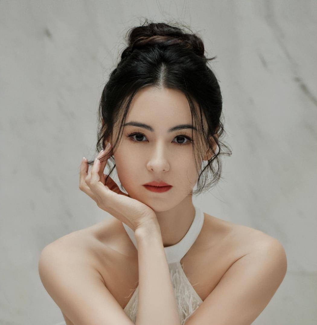 张柏芝患病停工后首露面!