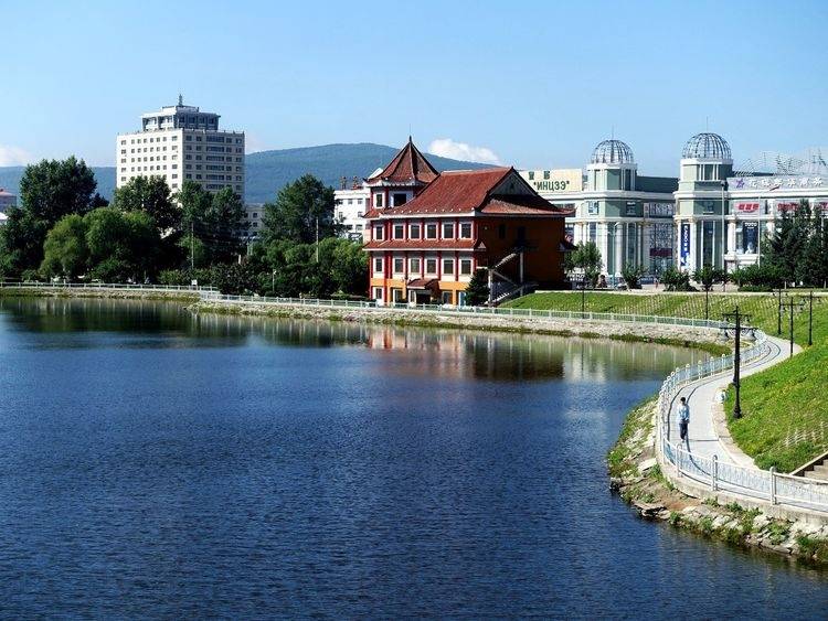 绥芬河是黑龙江省牡丹江市下辖的一个县级市,人口不足10万.