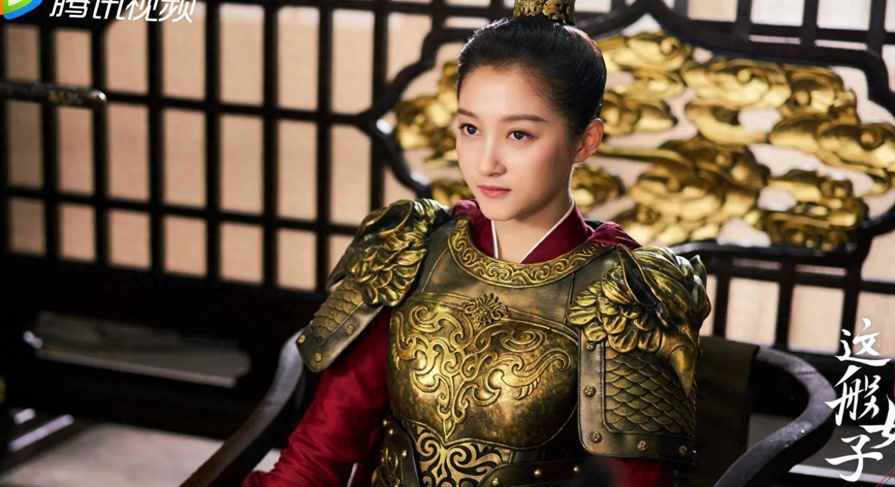 关晓彤手绘画风可爱,与侯明昊搭档太惹眼,网友:剧本拿反了_班婳_女子