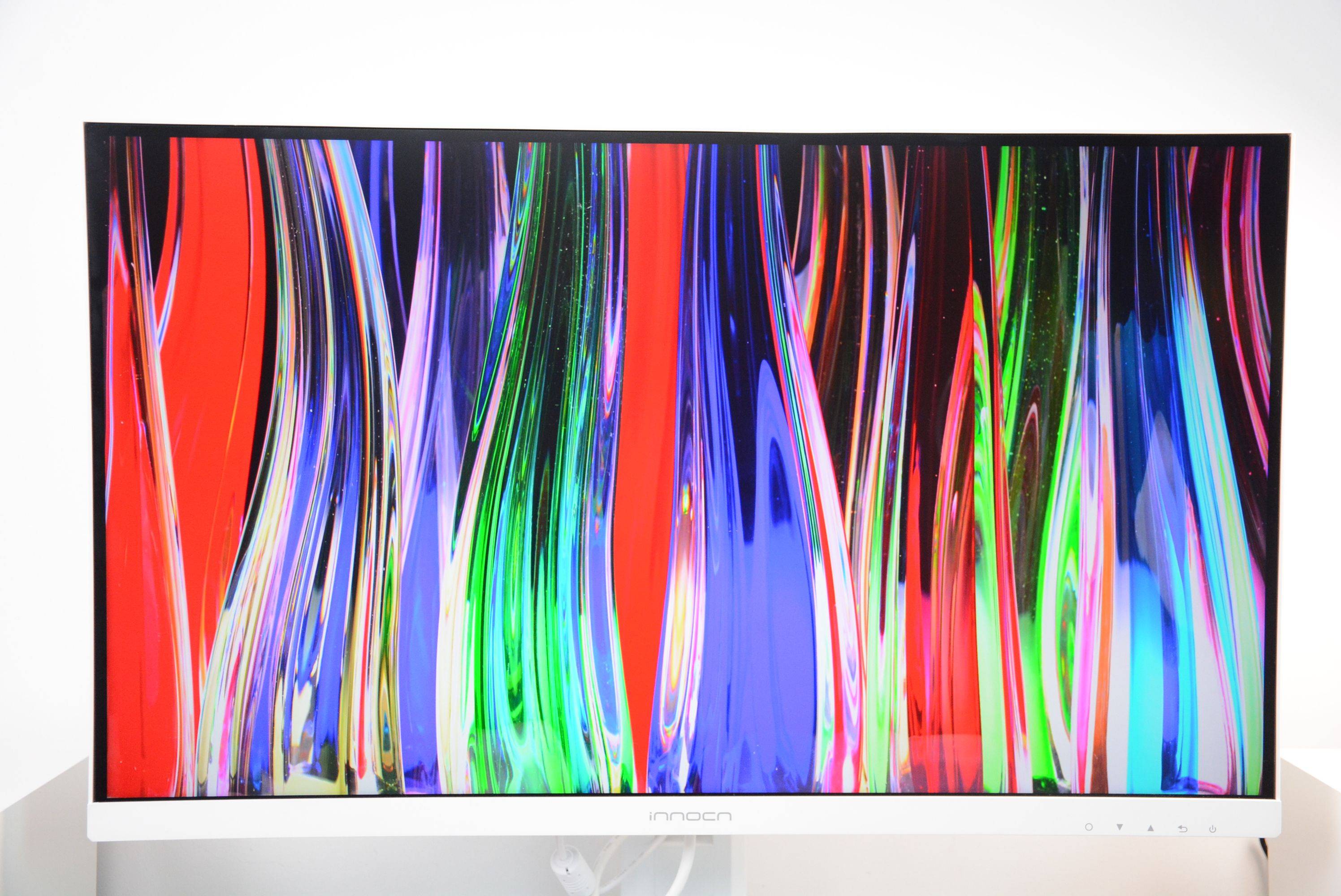 苹果macbook必备显示器:4k分辨率 mini led,联合创新美术显示器_屏幕