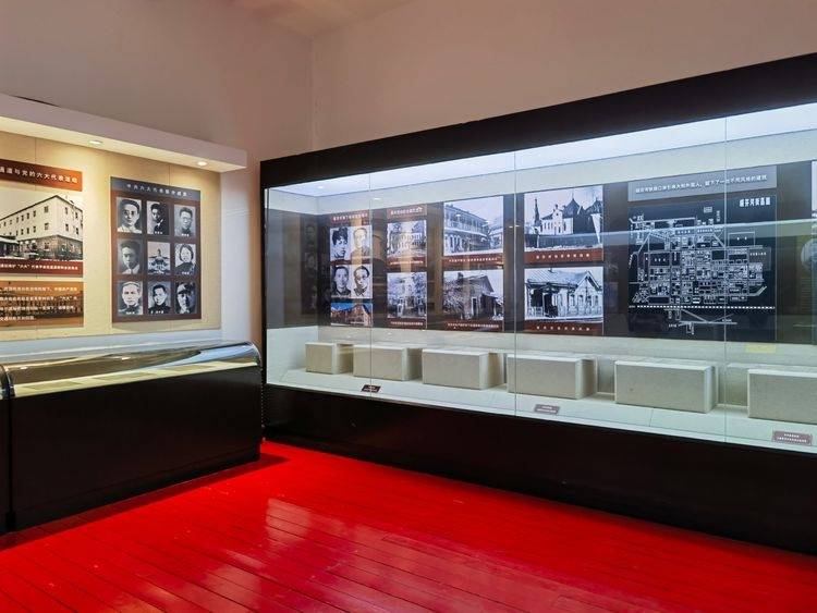 侨民学校,日伪时期为侵华日军第764部队驻地,1945年8月,苏联红军进驻