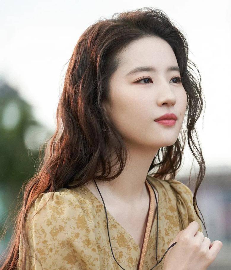 刘亦菲与万茜演闺蜜,和林更新演夫妻,《玫瑰故事》想不火都难_作品_黄