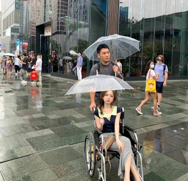 女网红的脚有多金贵?