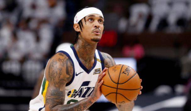 菲律宾男子篮球队的外线球员乔登克拉克森(jordan,clarkson)_得分手