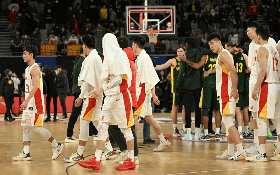 中國男籃的未來已定！技戰術問題不斷，球員選擇成關鍵