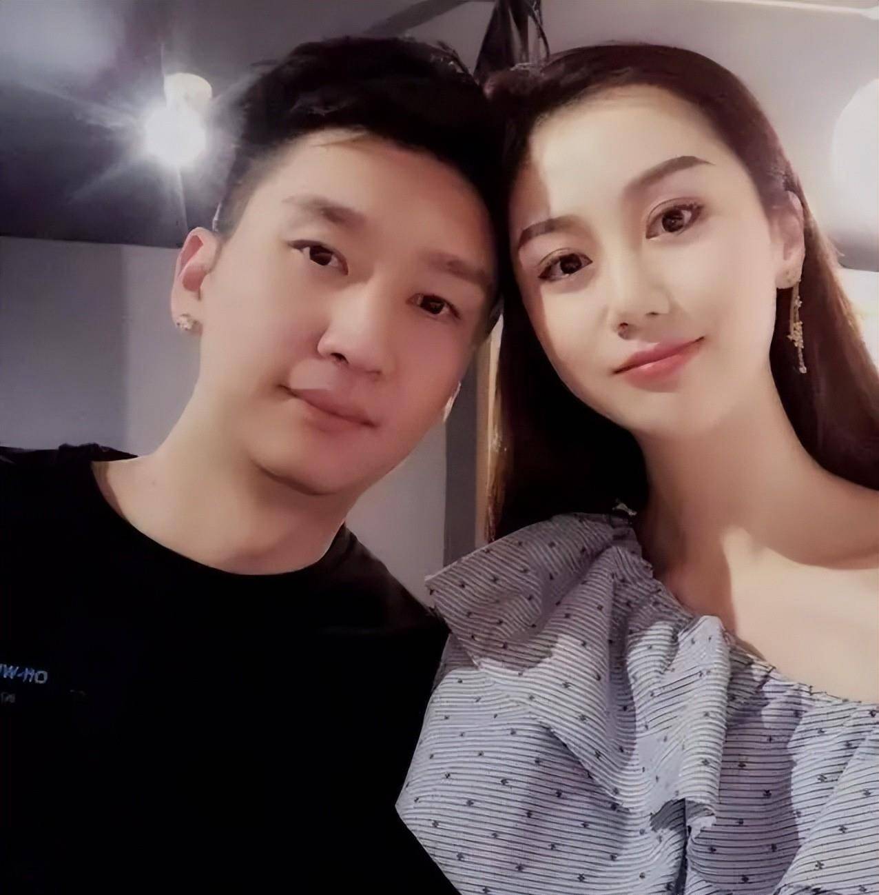 望着古晨远去的身影,孙悦的内心被荷尔蒙激荡,从此,古晨美丽的形象