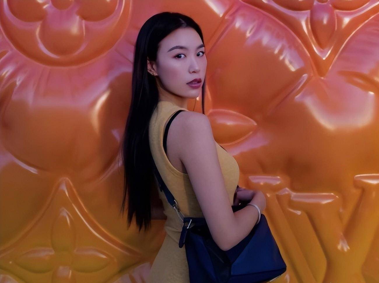 从参加高以翔的丧礼,以未婚妻身份送别男友,到不断治愈内心的伤痛.