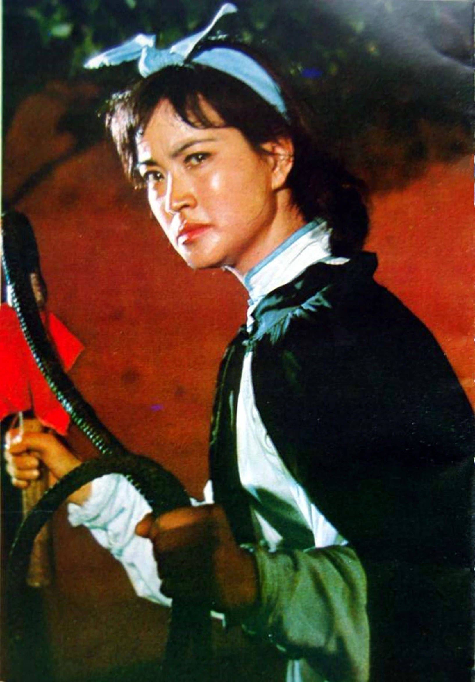 电影《神秘的大佛》公映当天,导演放声痛哭,主演刘晓庆也哭了_张华勋