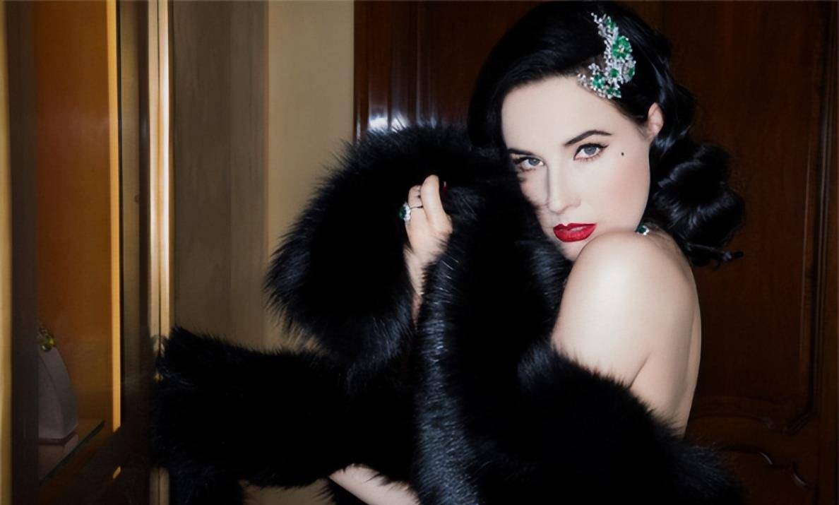 身价10亿,英国王室向其发出邀请被拒_蒂塔·万提斯_美的_女人