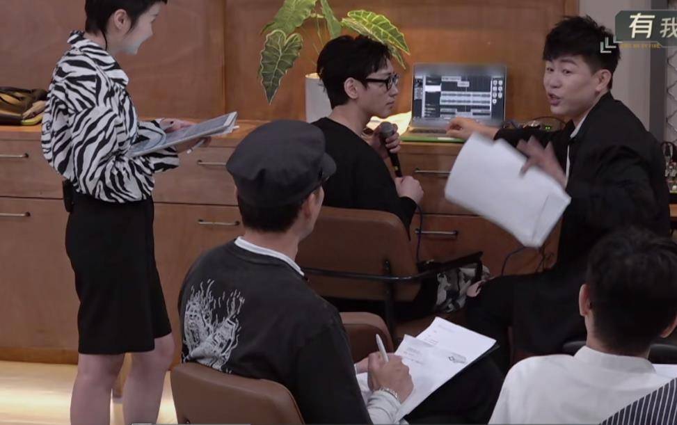 却忽视他的豪宅,从客厅窗户可以俯视东方明珠_胡彦斌_女儿_男人