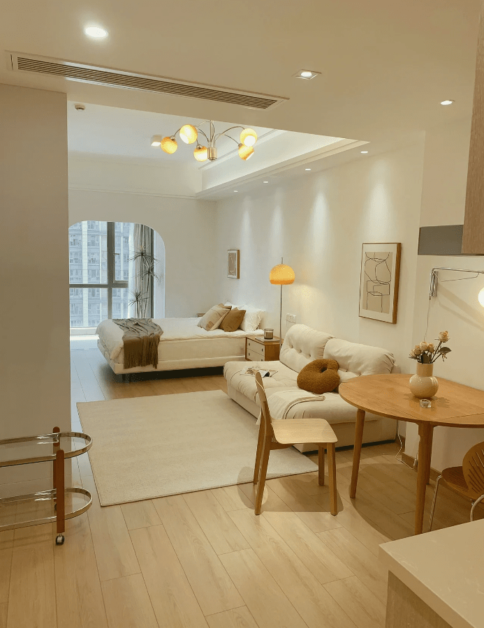 50㎡单身公寓,奶油原木风,太温暖了_空间_衣柜_白色