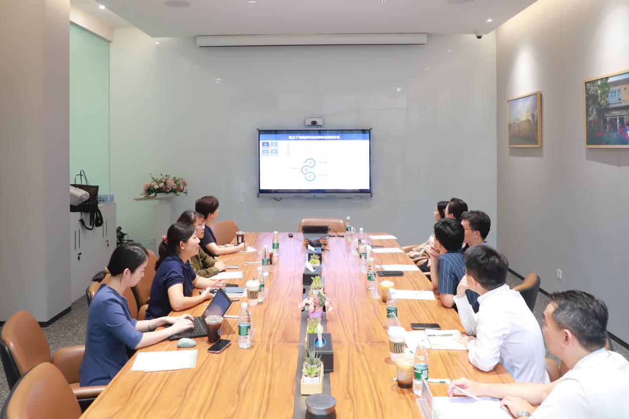 主任韩雷强,中国国际经济咨询有限公司科创与金融咨询部负责人尹晓伟