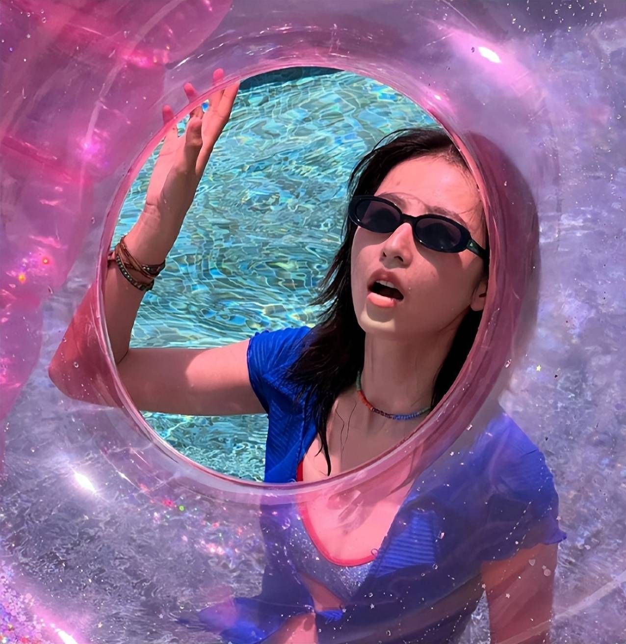 演员周雨彤的泳装照火爆网络!身材火辣,一秒钟秒杀你的眼球!