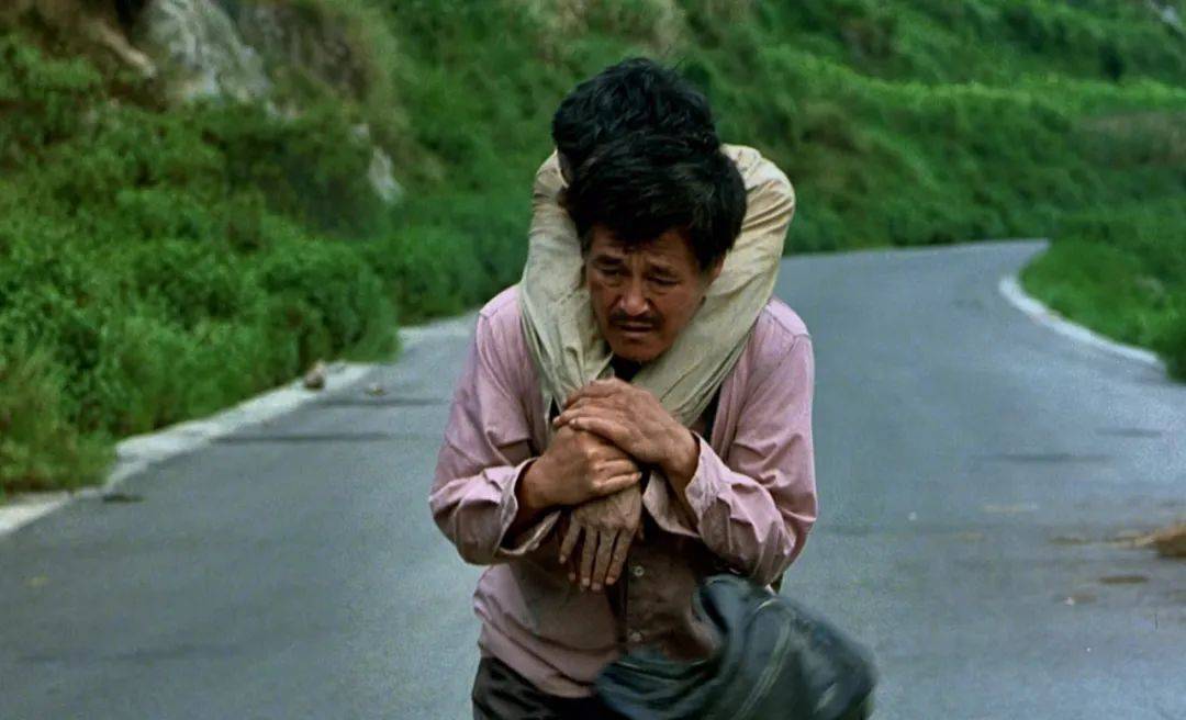 《鹊刀门传奇》之前,赵本山已通过《落叶归根》,证明了他的演技_张扬