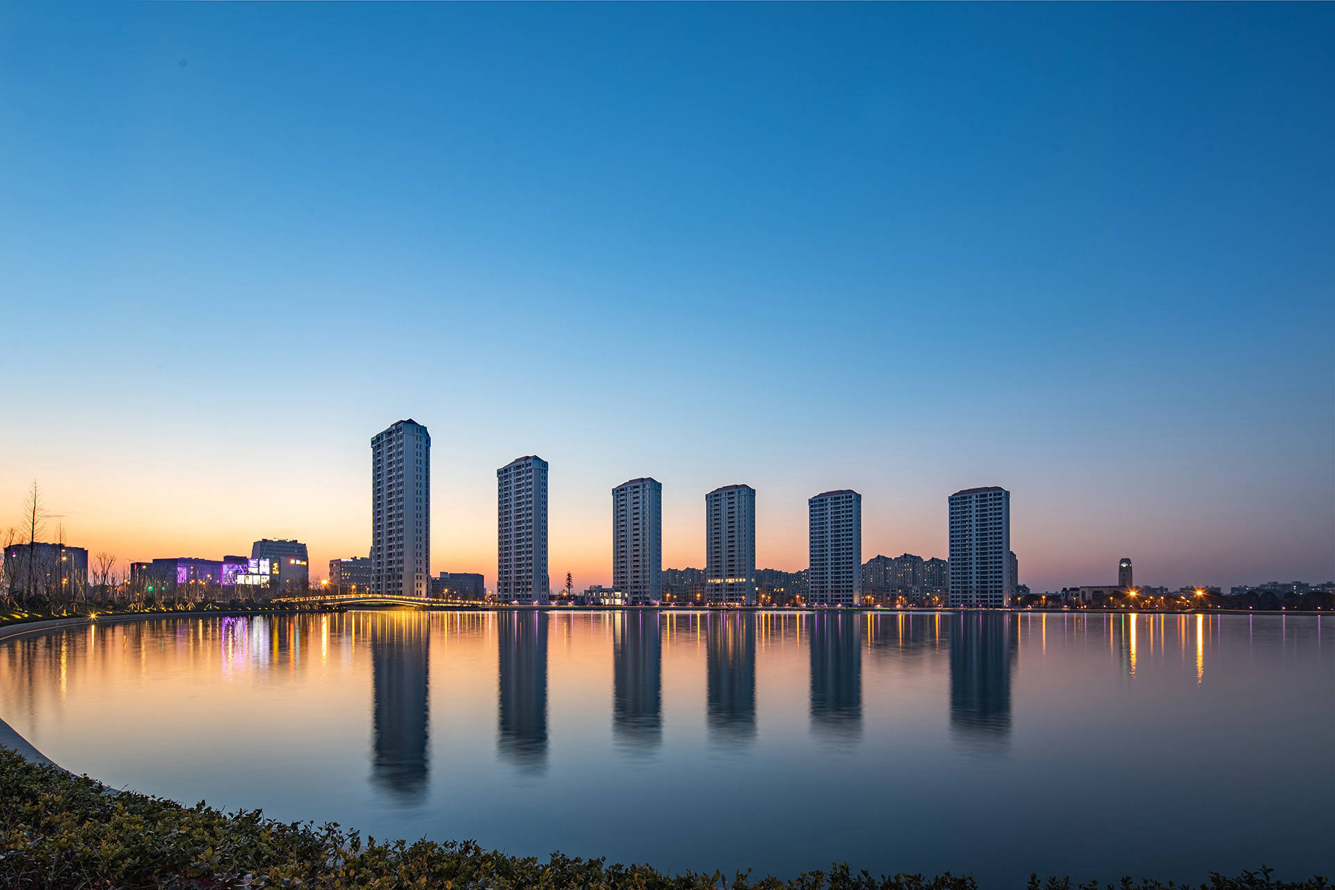 闵行【兰香湖壹号】售楼处电话丨24小时电话详情丨售楼处地址丨最新