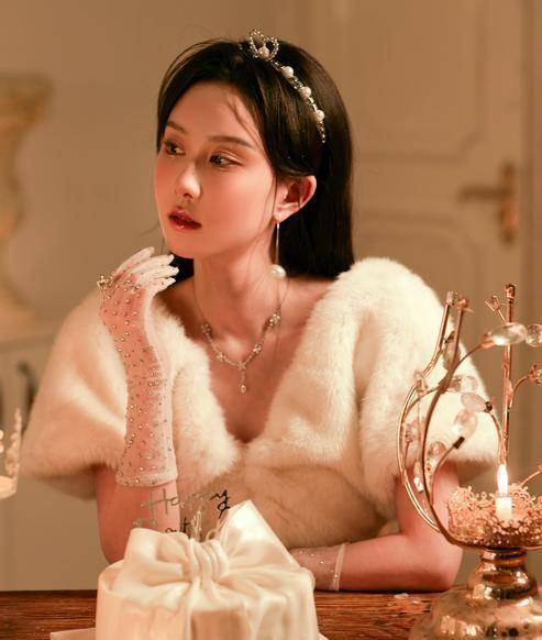 千万女网红被锤"海王",前男友控诉脚踏n条船,女方回应被打脸_君君