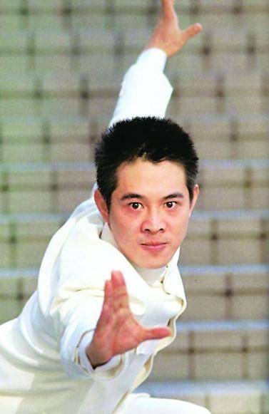 刘家良黄飞鸿真正传人,称李小龙离去也挺好,曾与成龙李连杰不和_武术