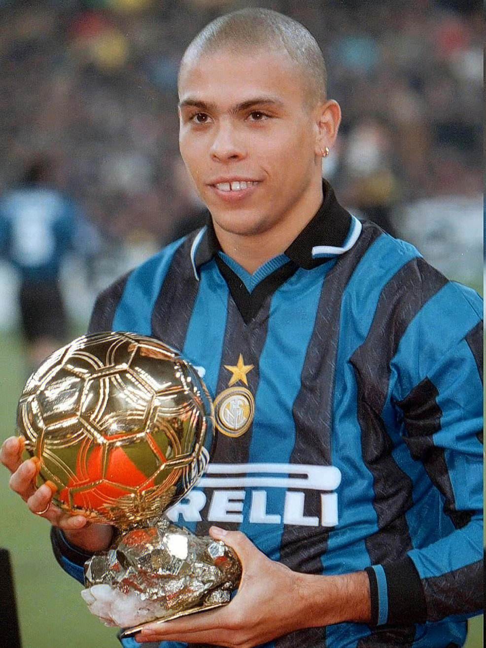 的足坛浪子,国米锋线双巨星领衔,瑞典神塔在列_卢卡库_罗纳尔多_伊布