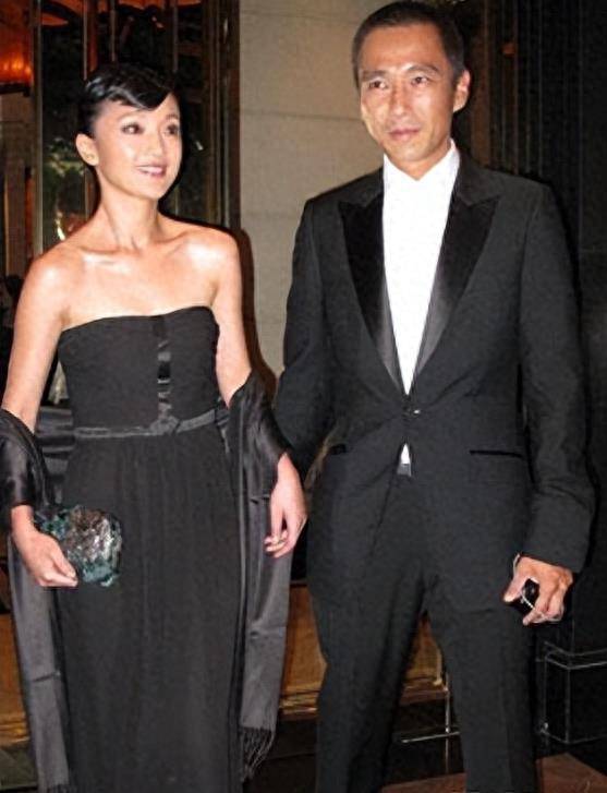 只不过和李大齐分手没多久,周迅桃花运再次爆棚.