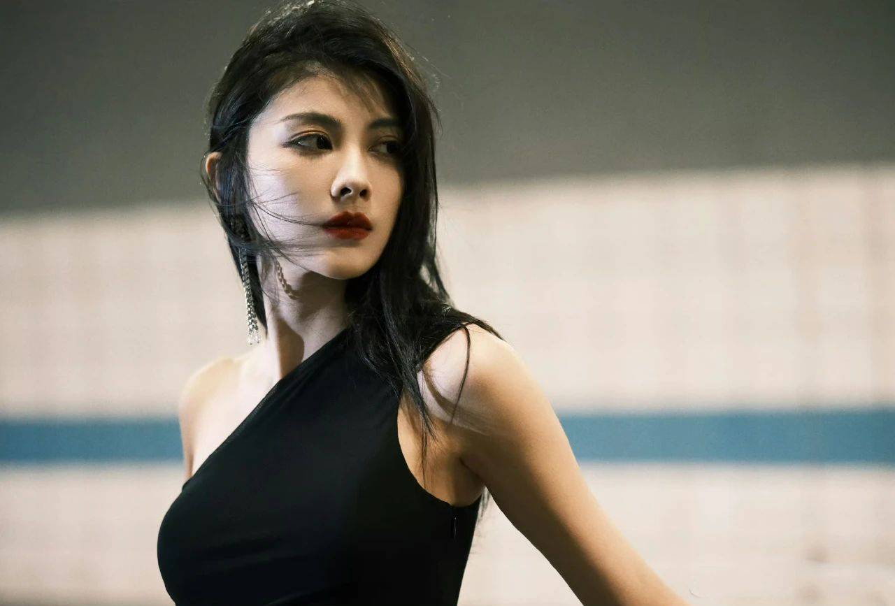 王伊瑶出演的都是一些配角,比如张一山版《鹿鼎记》里的方怡,《卿卿