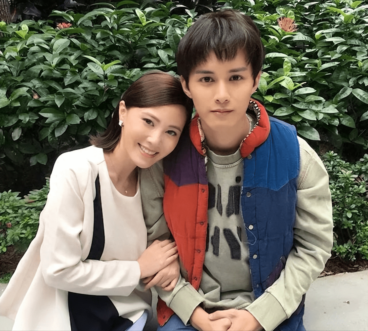 女方送祝福,称不急拍拖_朱晨丽_何广沛_留言