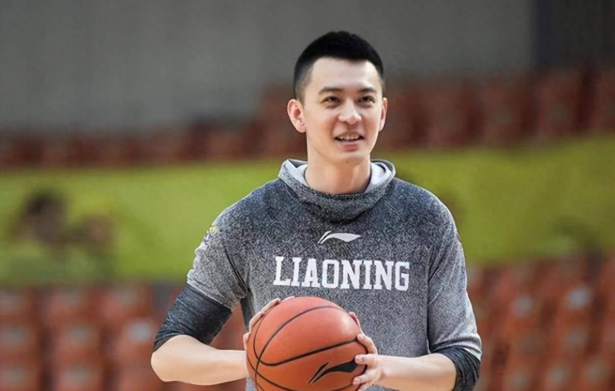 杨鸣加盟cba冠军豪门?年薪巨幅提升惊喜不断!_篮球界_合作_球员