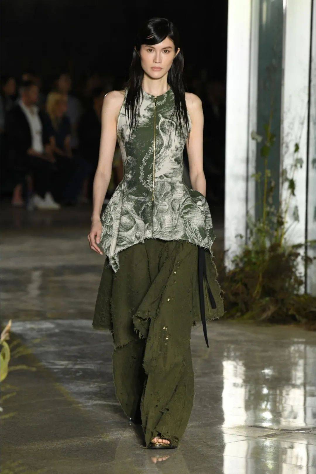 回归维密秀,重回纽约时装周,超模何穗又回来了!_春夏_jason_维多利亚