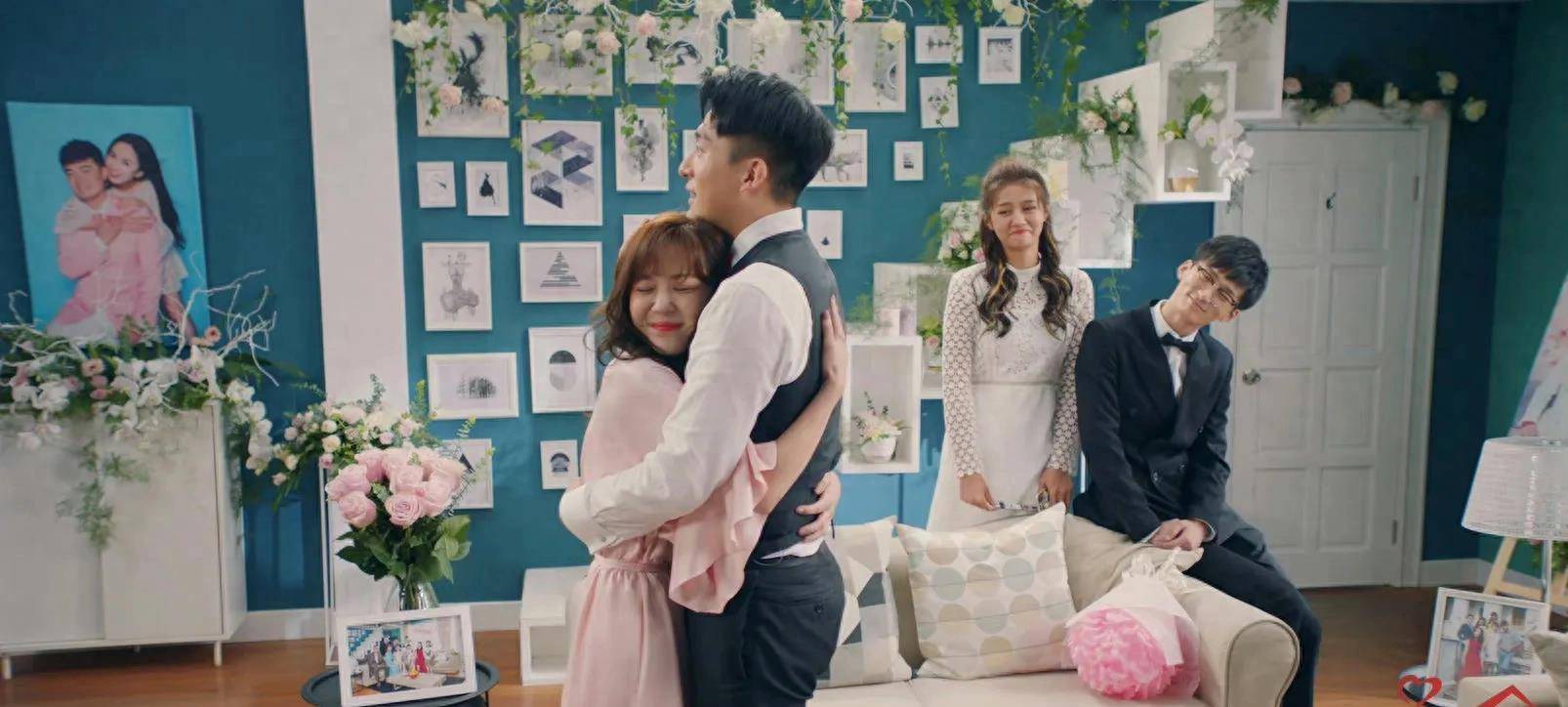 李金铭孙艺洲深夜聚餐,37岁李金铭状态似少女,子乔美嘉同框了_公寓