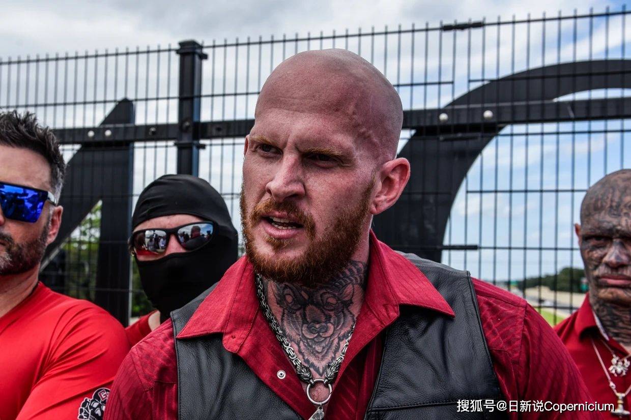 该组织被称为"黑太阳骑士团"(order of the black sun),利用右翼的"