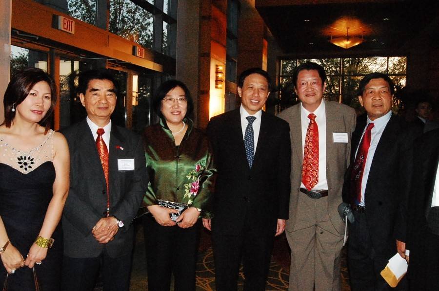 图为梁成运参加聚会2021年4月15日,江苏省苏州市国家安全局以间谍罪