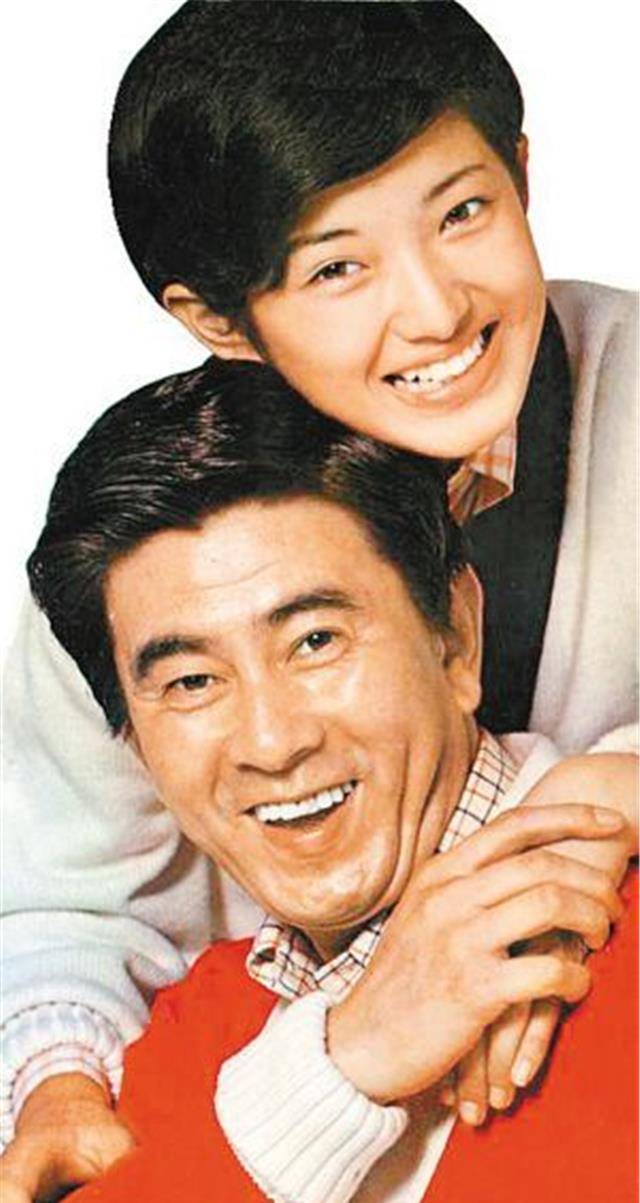 爱妻患病40年不离不弃,83岁去世当天娶了初恋_宇津井健_妻子_演艺事业