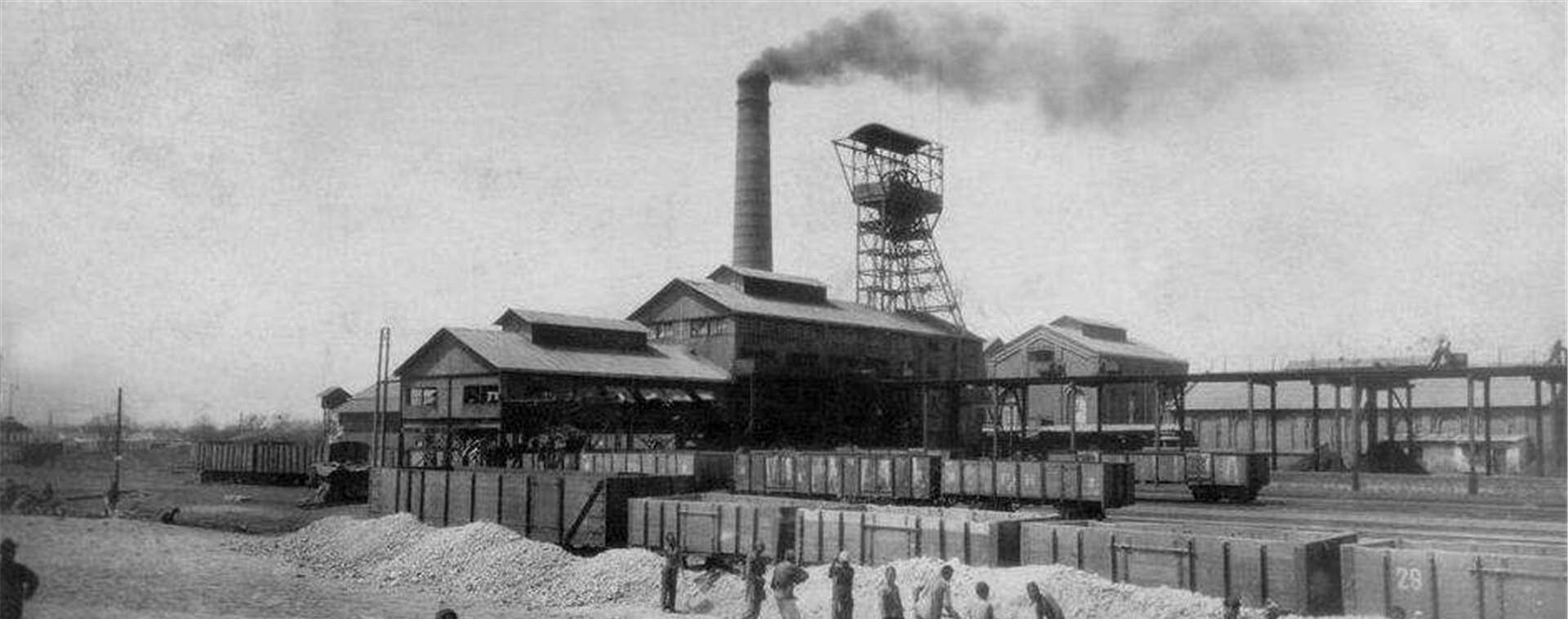 洋务运动创办的工厂不仅如此,李鸿章还是一个十分有经济头脑的人.