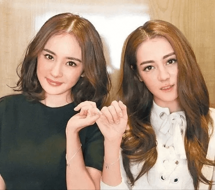 迪丽热巴十年为杨幂卡点庆生,太羡慕他们的神仙友谊了_祝福_公司_社交