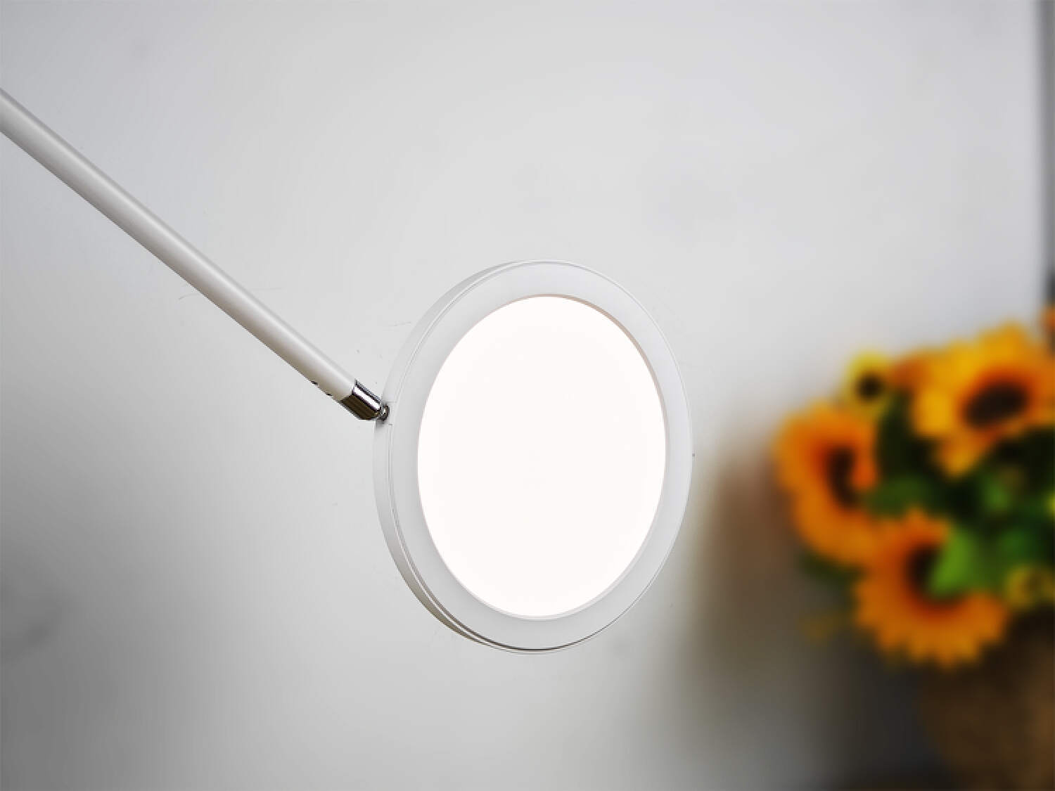 无眩光、无可视频闪,书客护眼灯L1体验,99.8%还原自然光