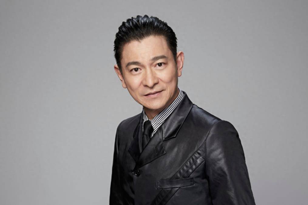 刘德华开62岁生日宴,半个港台明星都来参加,不愧是天王巨星_音乐界