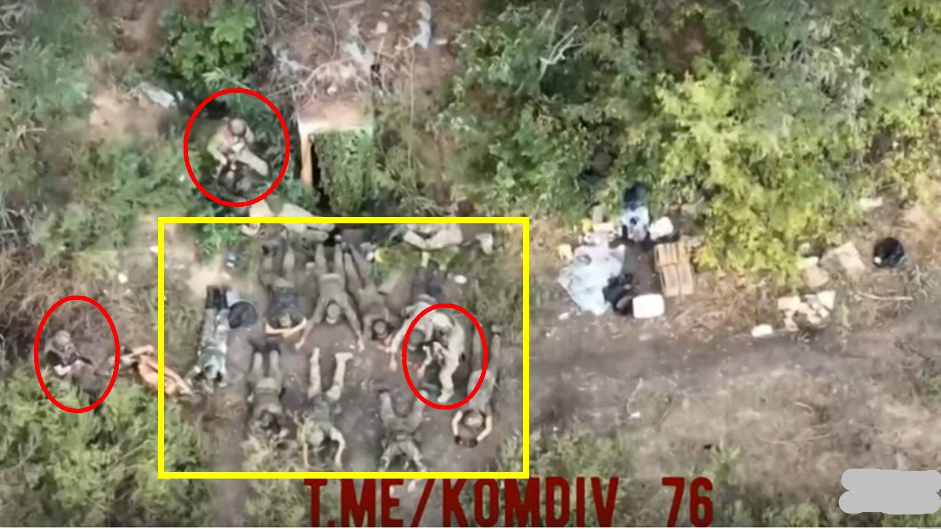 无人机完整记录：4名俄军士兵艺高人胆大，170秒俘虏一支乌军小队