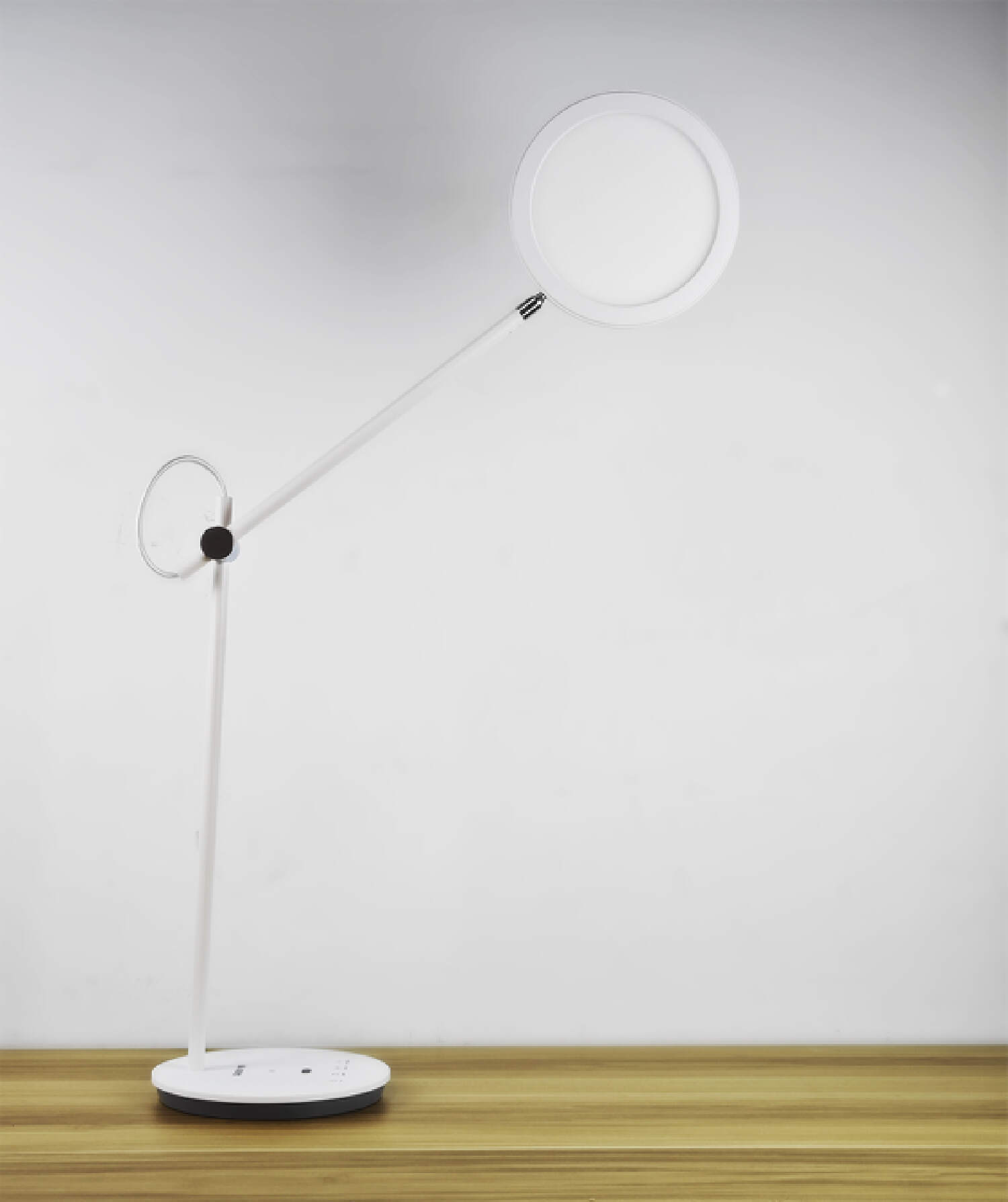 无眩光、无可视频闪,书客护眼灯L1体验,99.8%还原自然光