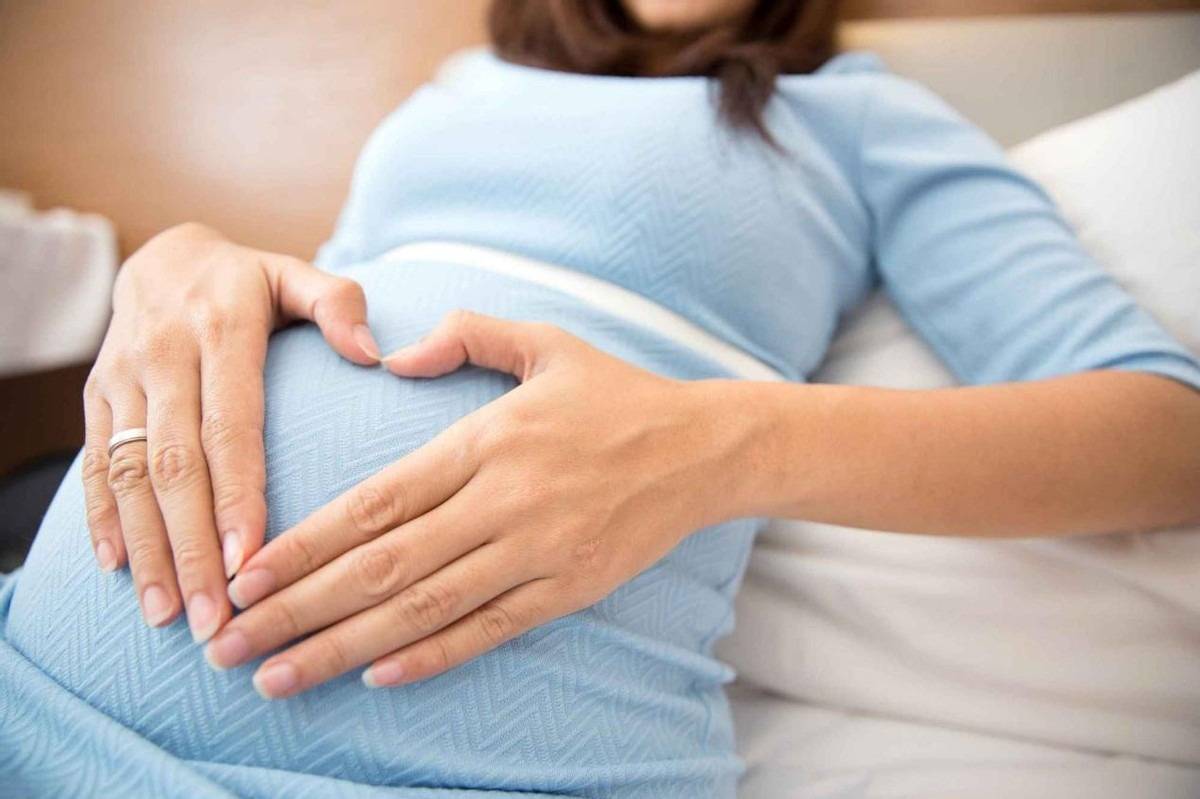 怀孕后伤害胎儿的不良行为有哪些？4种行为对胎儿危害大