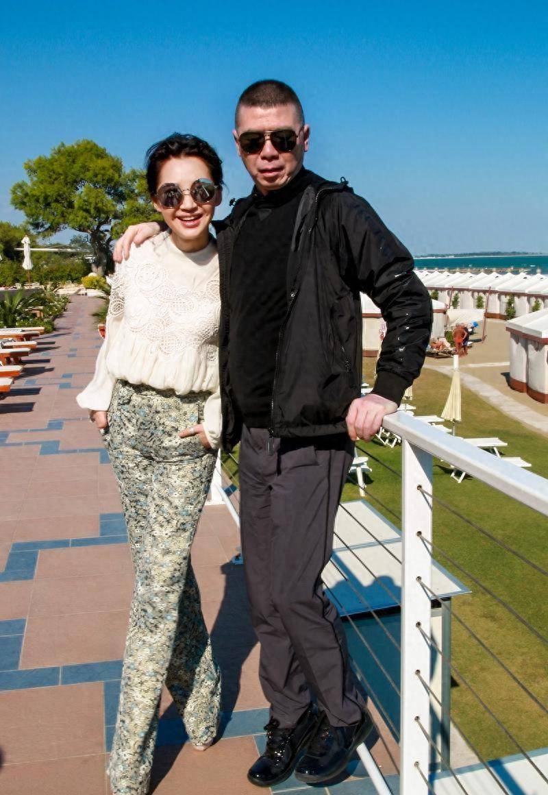 这一次,再多的名和利都救不了54岁的许晴!_姜文_冯小刚_电影界