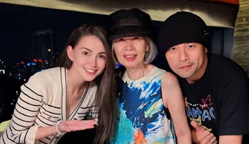 庆68岁生日,叶惠美比昆凌时尚,一个举动现婆媳关系_儿媳_侯佩岑_妻子