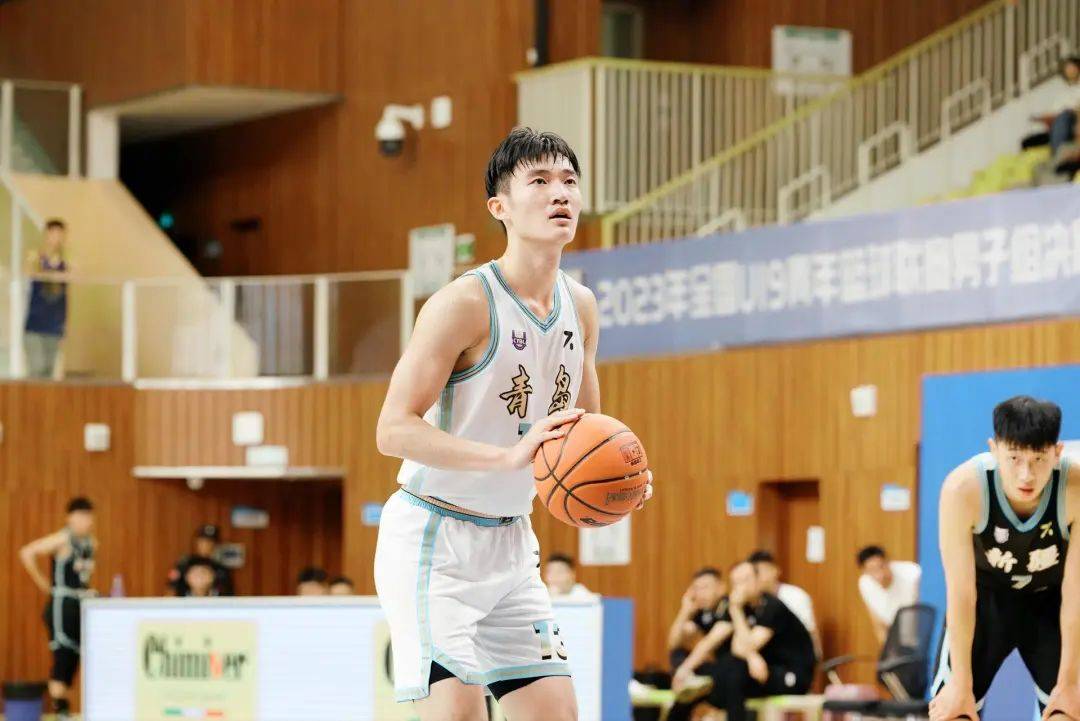 青岛国信海天60-66憾负新疆广汇_篮板球_命中率_宋文浩